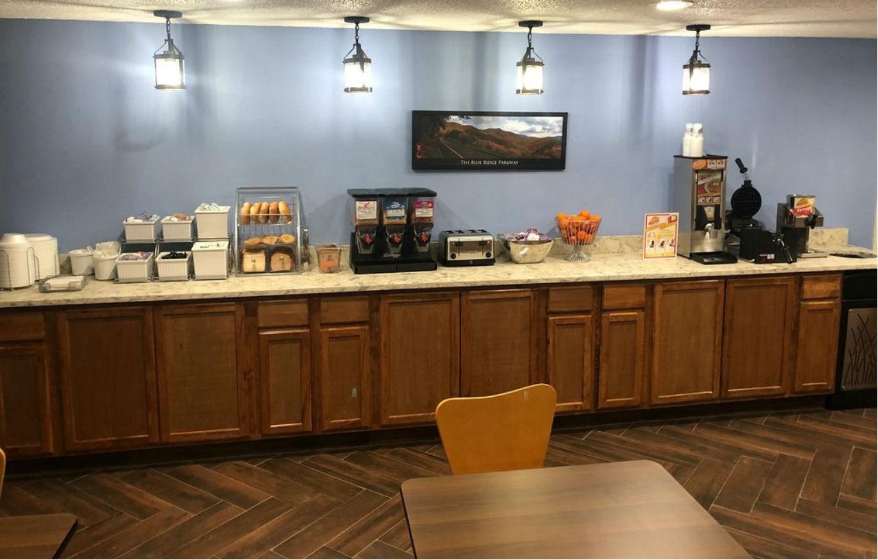 Super 8 By Wyndham Asheville/Biltmore Eksteriør bilde