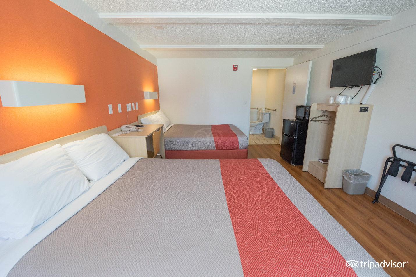 Super 8 By Wyndham Asheville/Biltmore Eksteriør bilde