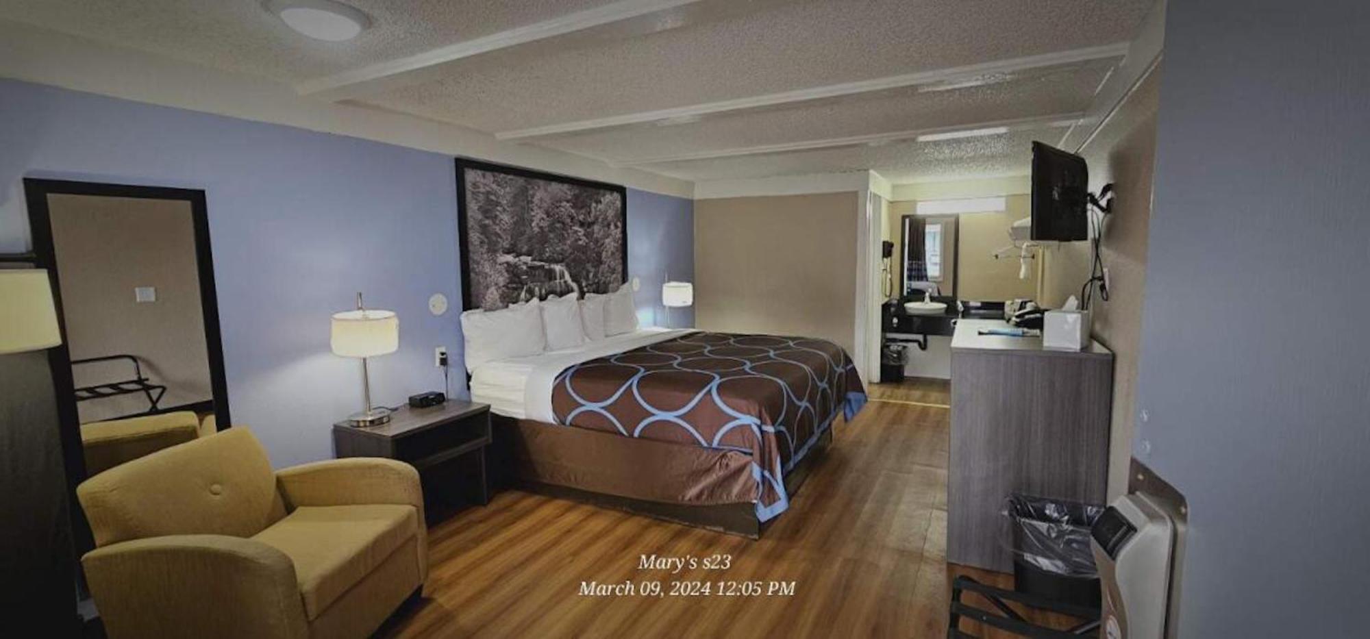 Super 8 By Wyndham Asheville/Biltmore Eksteriør bilde